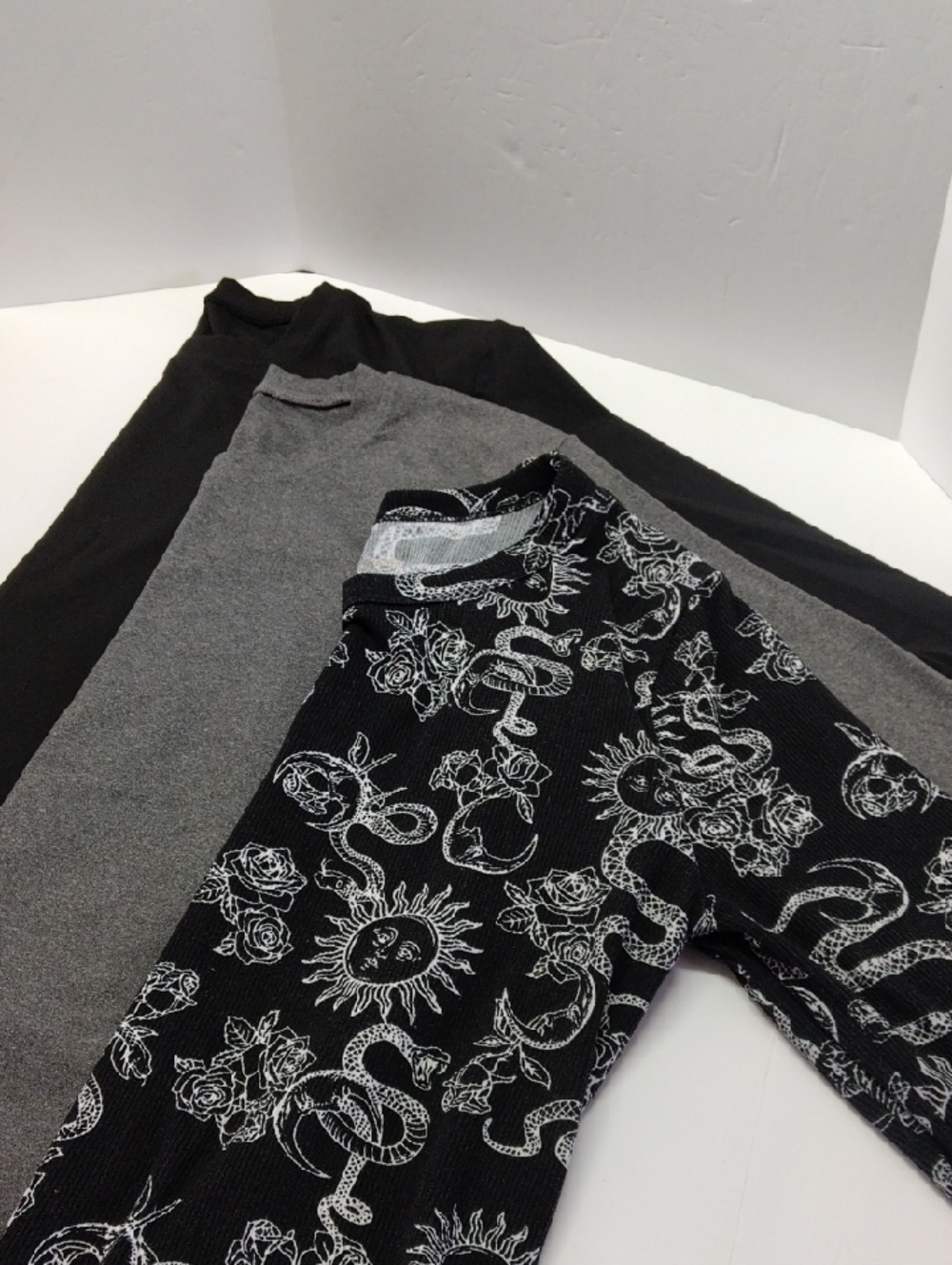 No Boundaries Black Sun, Snake & Rose Ribbed Long Sleeve Top & 2 Others - Picture 8 of 9